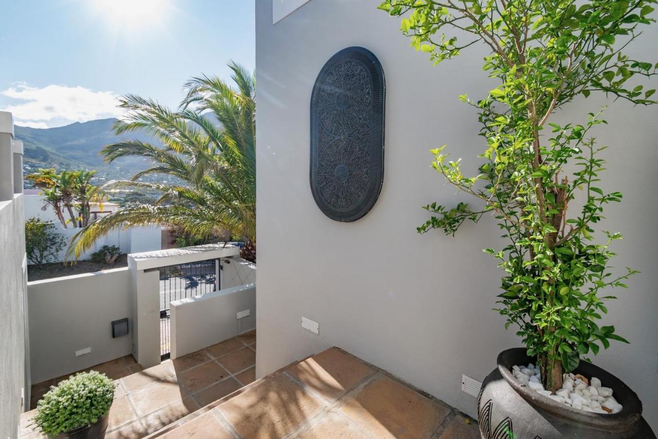 Hout & About Guest House Hout Bay Exterior photo