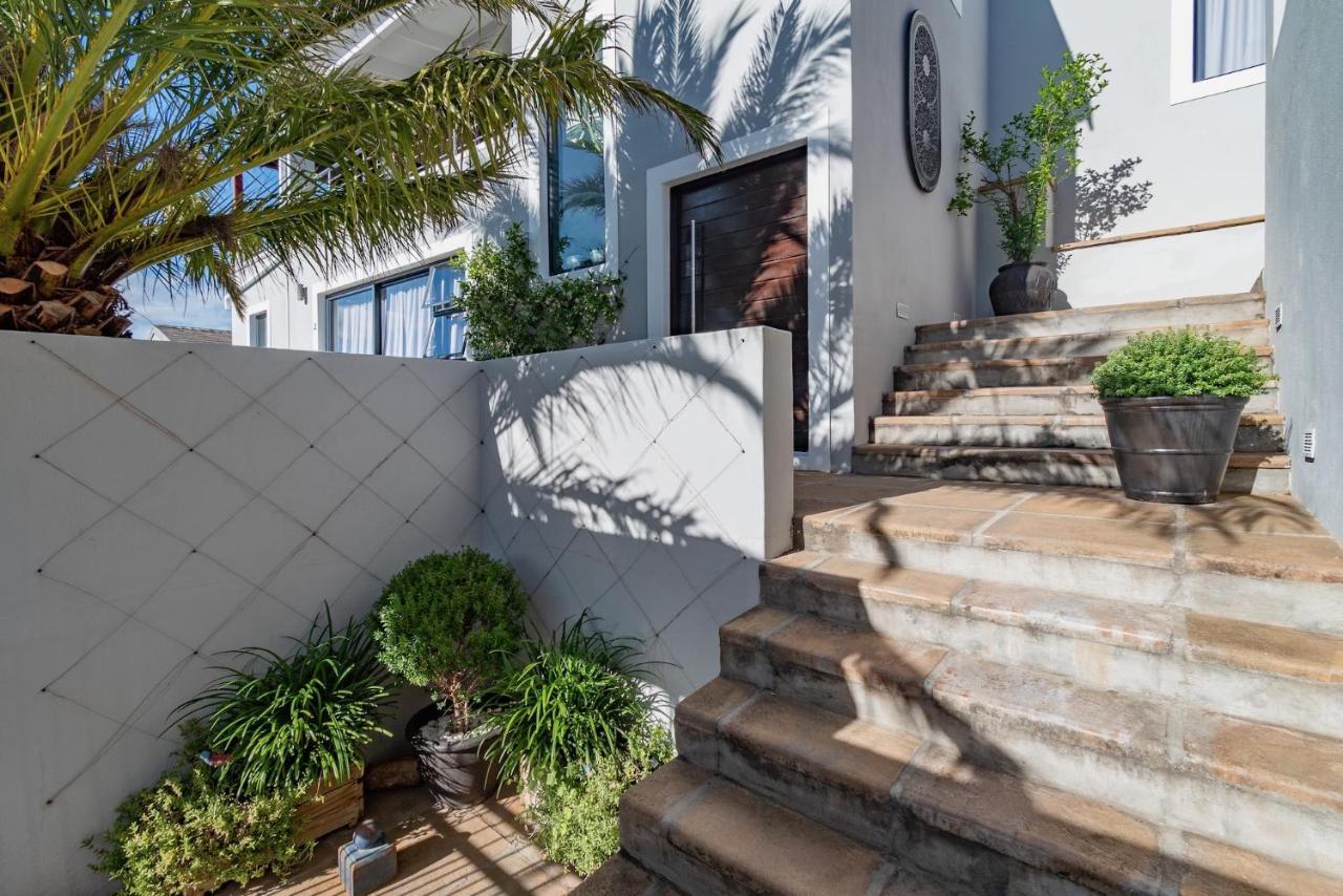 Hout & About Guest House Hout Bay Exterior photo