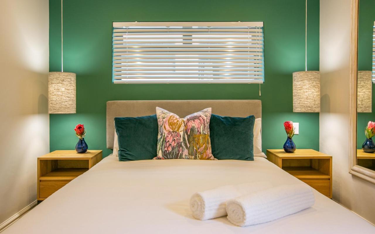 Hout & About Guest House Hout Bay Exterior photo