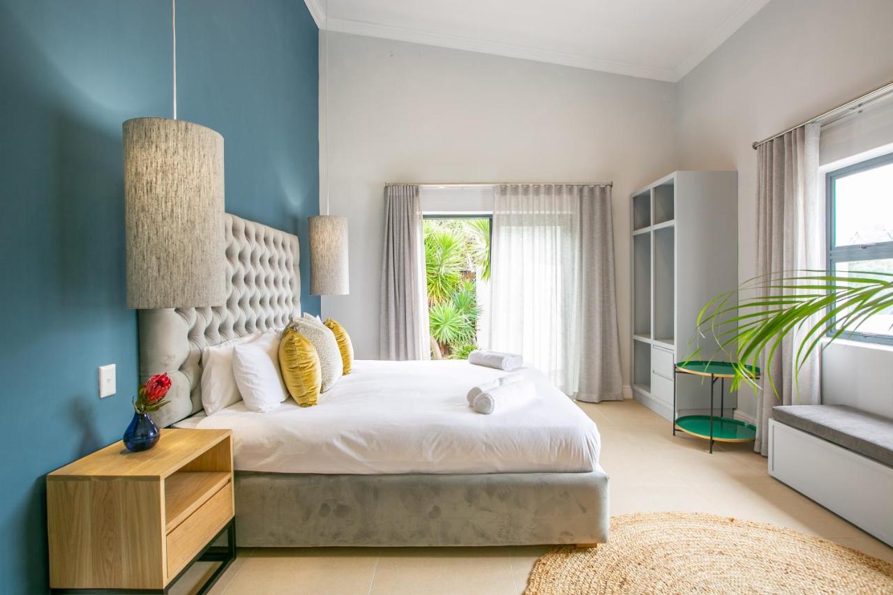 Hout & About Guest House Hout Bay Exterior photo