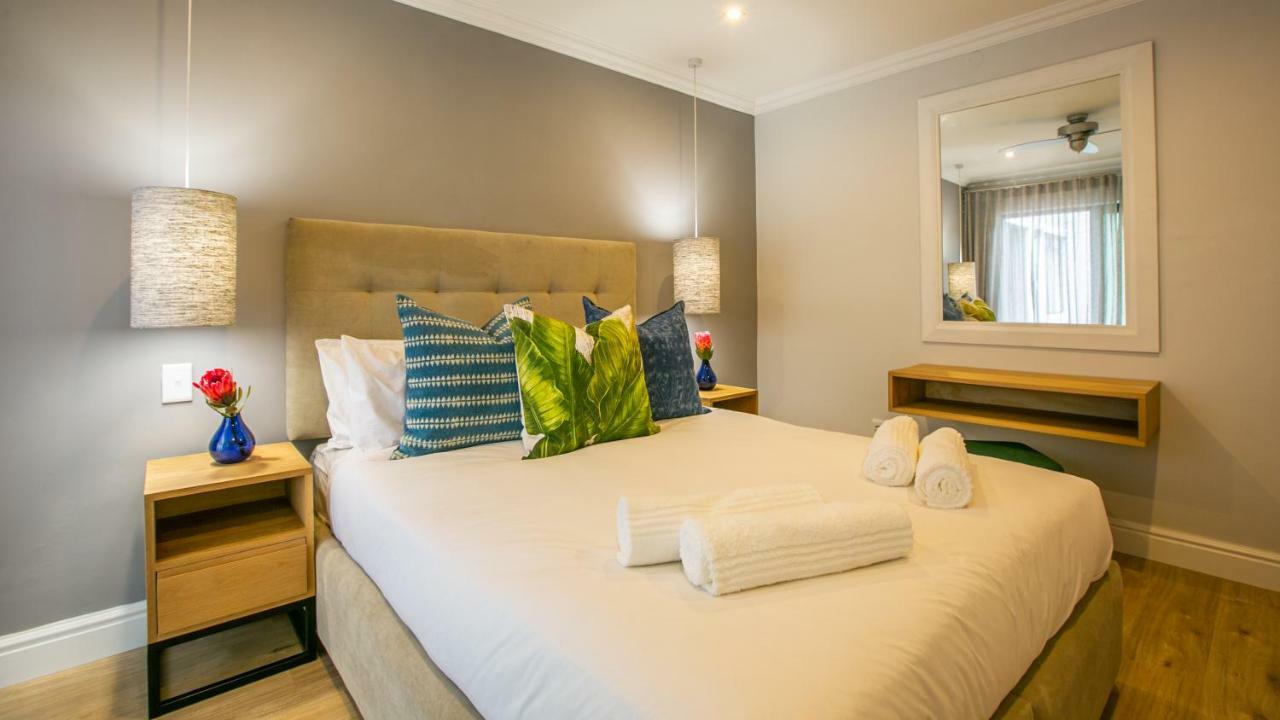 Hout & About Guest House Hout Bay Exterior photo