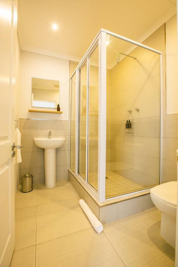 Hout & About Guest House Hout Bay Exterior photo